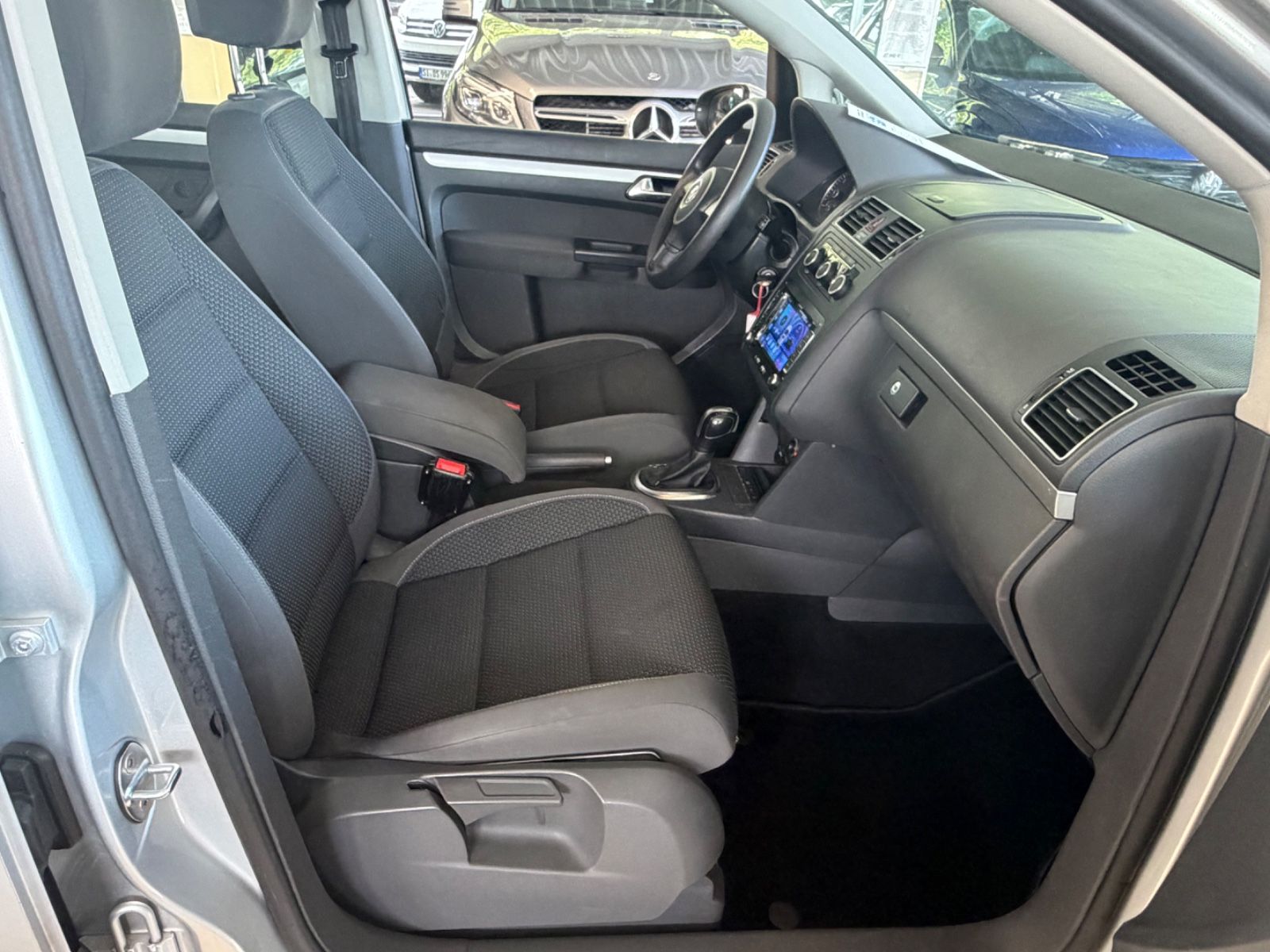 Fahrzeugabbildung Volkswagen Touran 2.0 TDI DSG