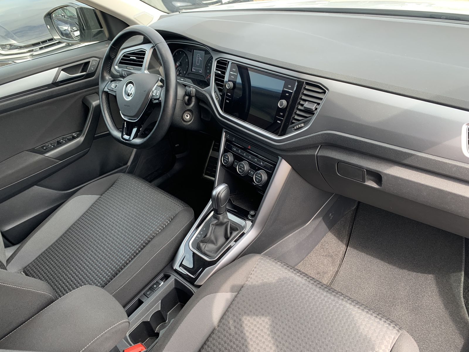 Fahrzeugabbildung Volkswagen T-Roc 1.5 TSI*Active*Cam*LED*Anschlussgarantie*