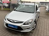 Hyundai i30 cw 1.4 FIFA WM Edition*KLIMA*SHZ*RCD*MFL*ALU - gebrauchte Hyundai i30 aus dem Jahr 2011