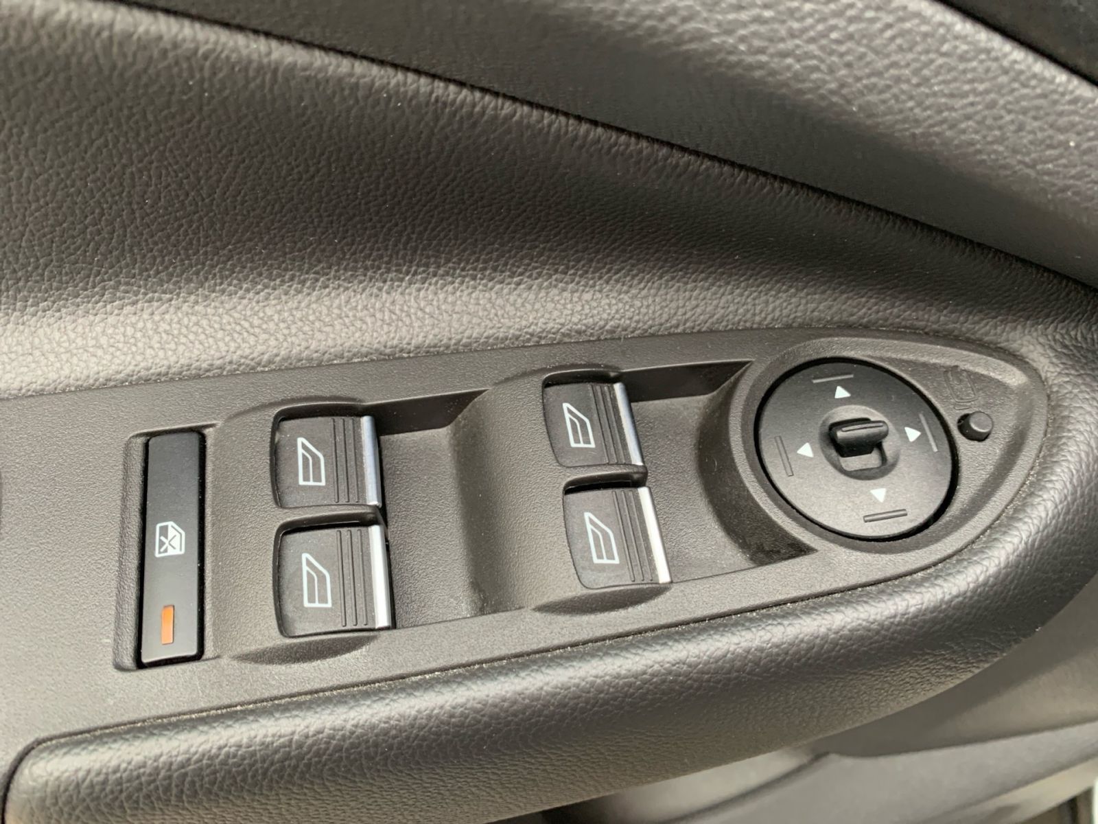 Fahrzeugabbildung Ford Kuga 1.5 EcoBoost Titanium 4x2 Start/Stopp 1Hd