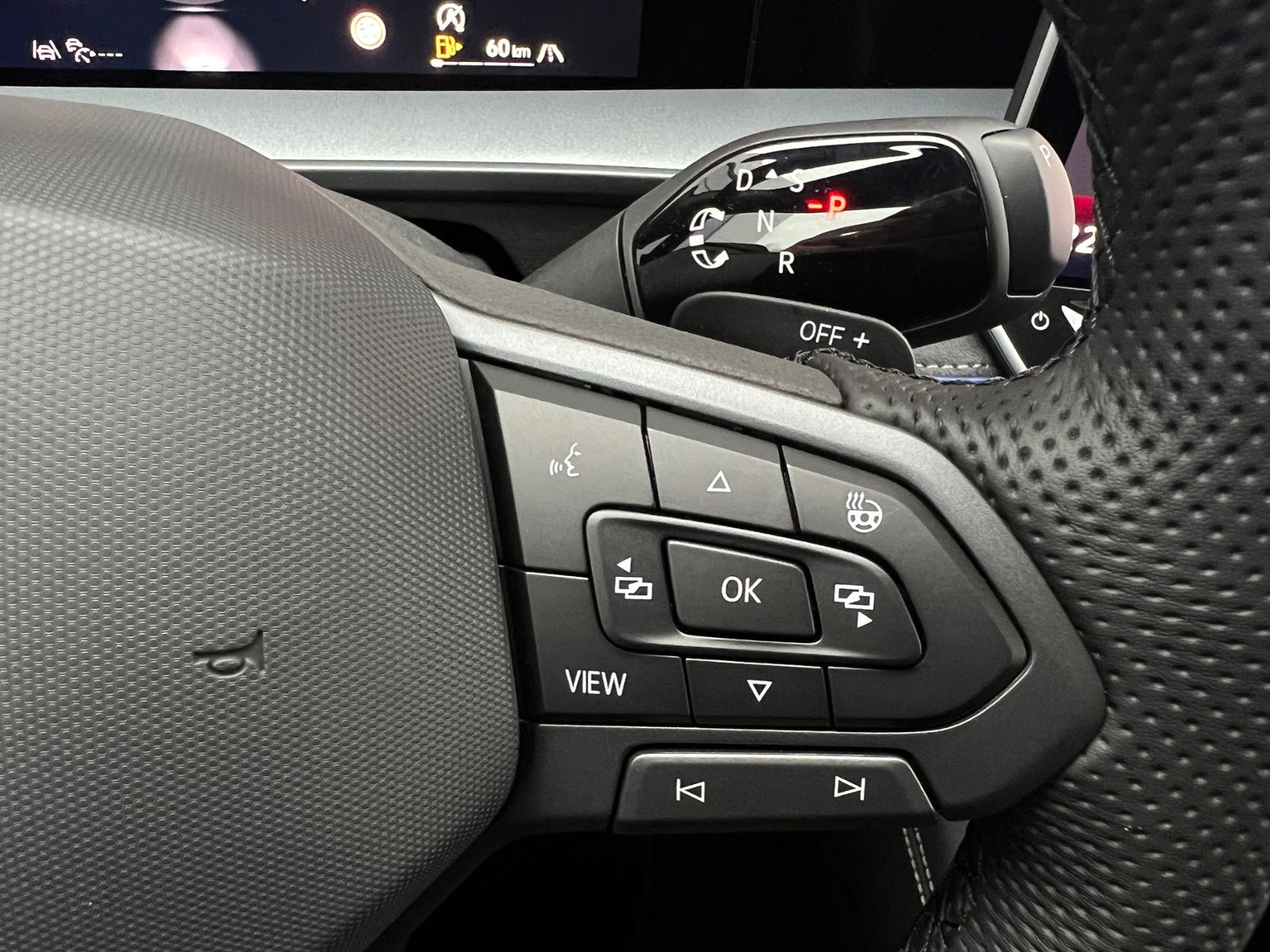 Fahrzeugabbildung Volkswagen Tayron R-Line 2.0 TDI DSG 4MOTION *AHK, IQ.Light