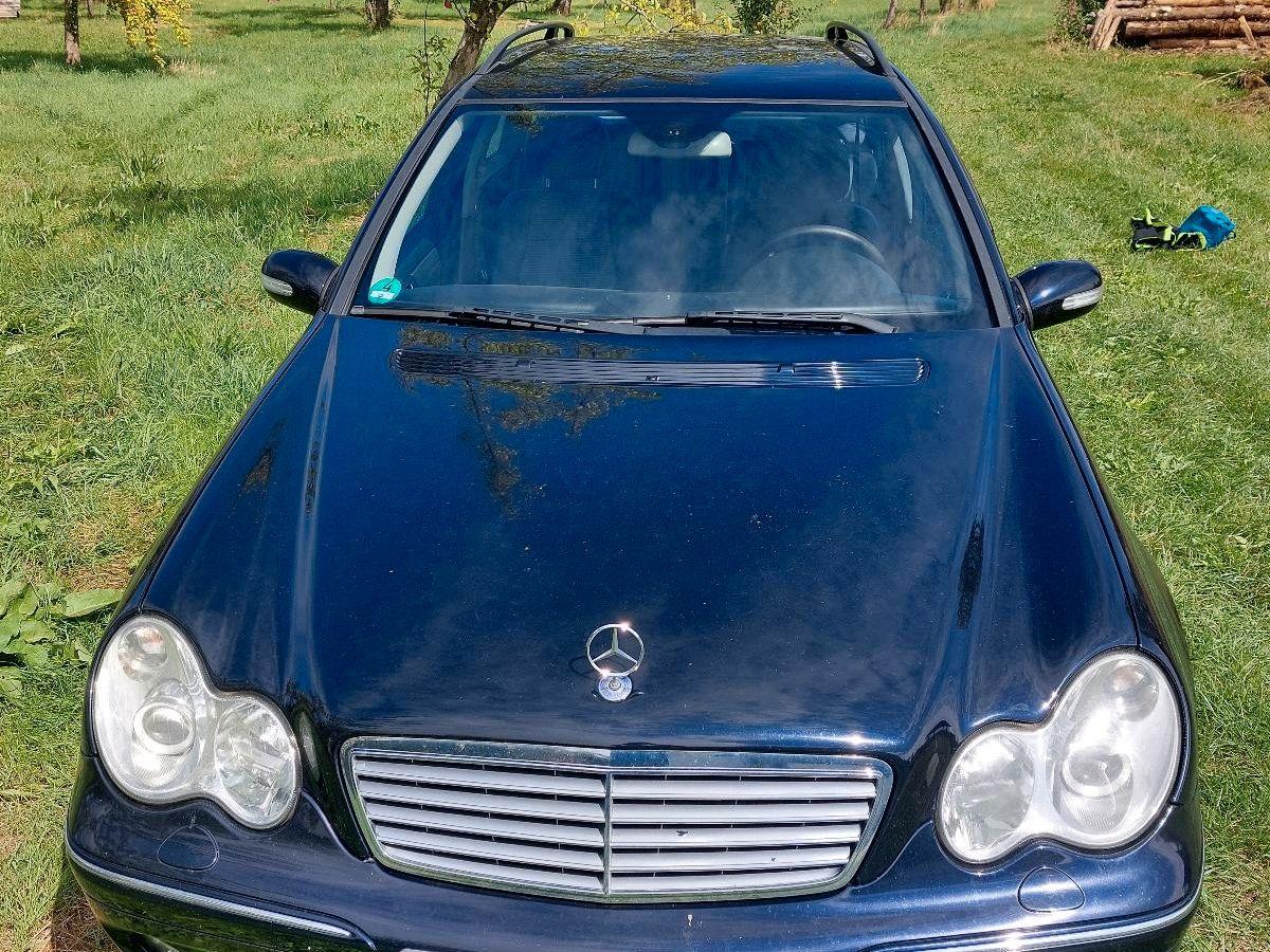 Mercedes-Benz C220 2005 — rear view