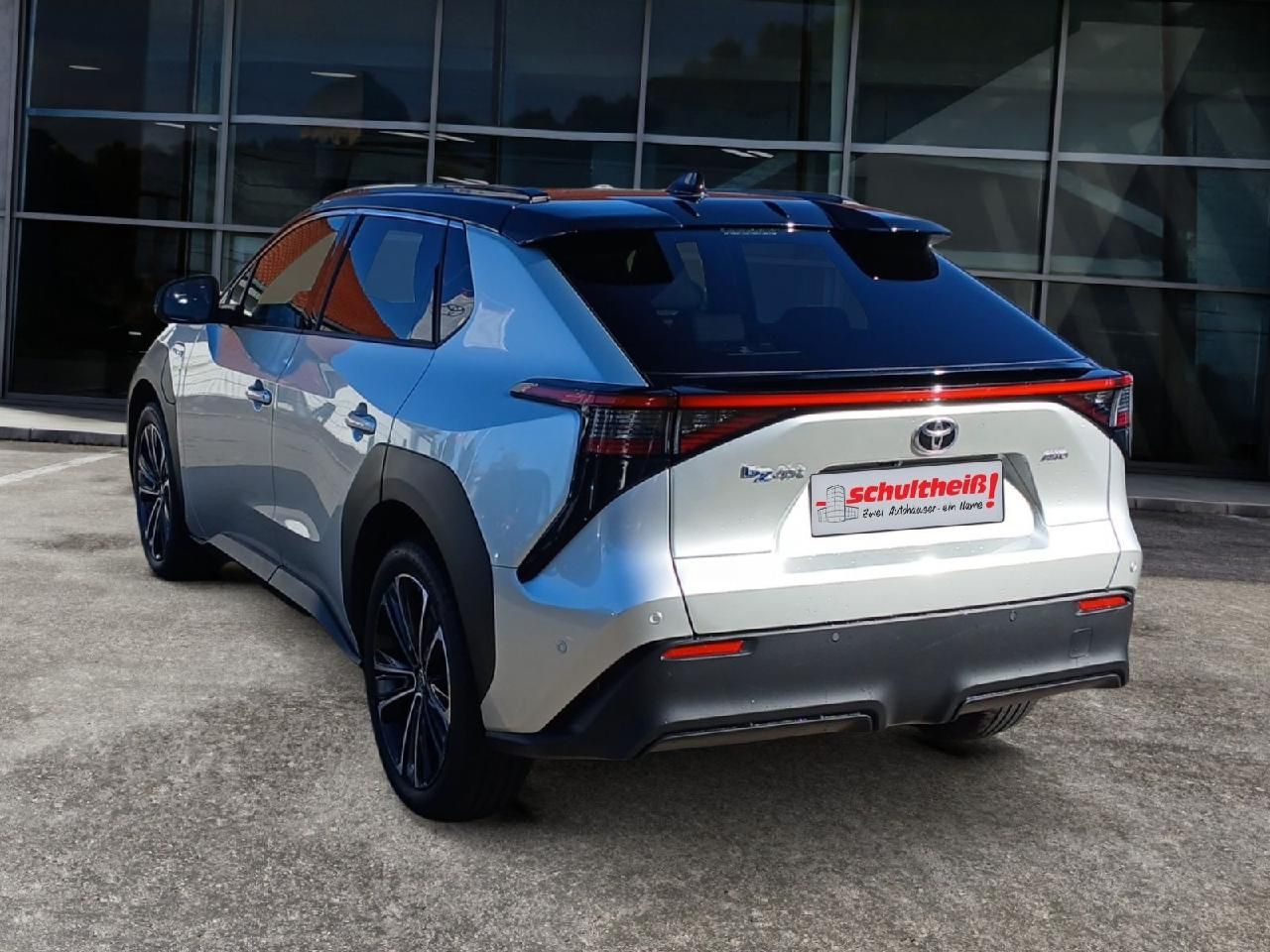 Fahrzeugabbildung Toyota bZ4X AWD