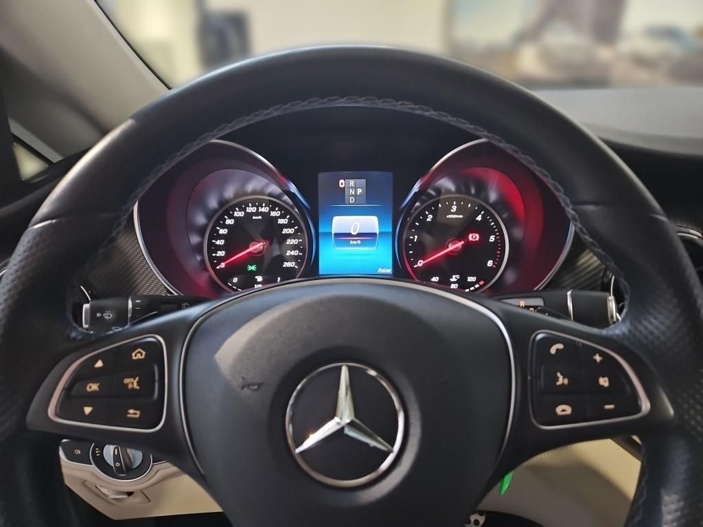 Fahrzeugabbildung Mercedes-Benz V 300 EAV/L 4x4 AMG DISTRONIC Standhzg. 2,5t AHK