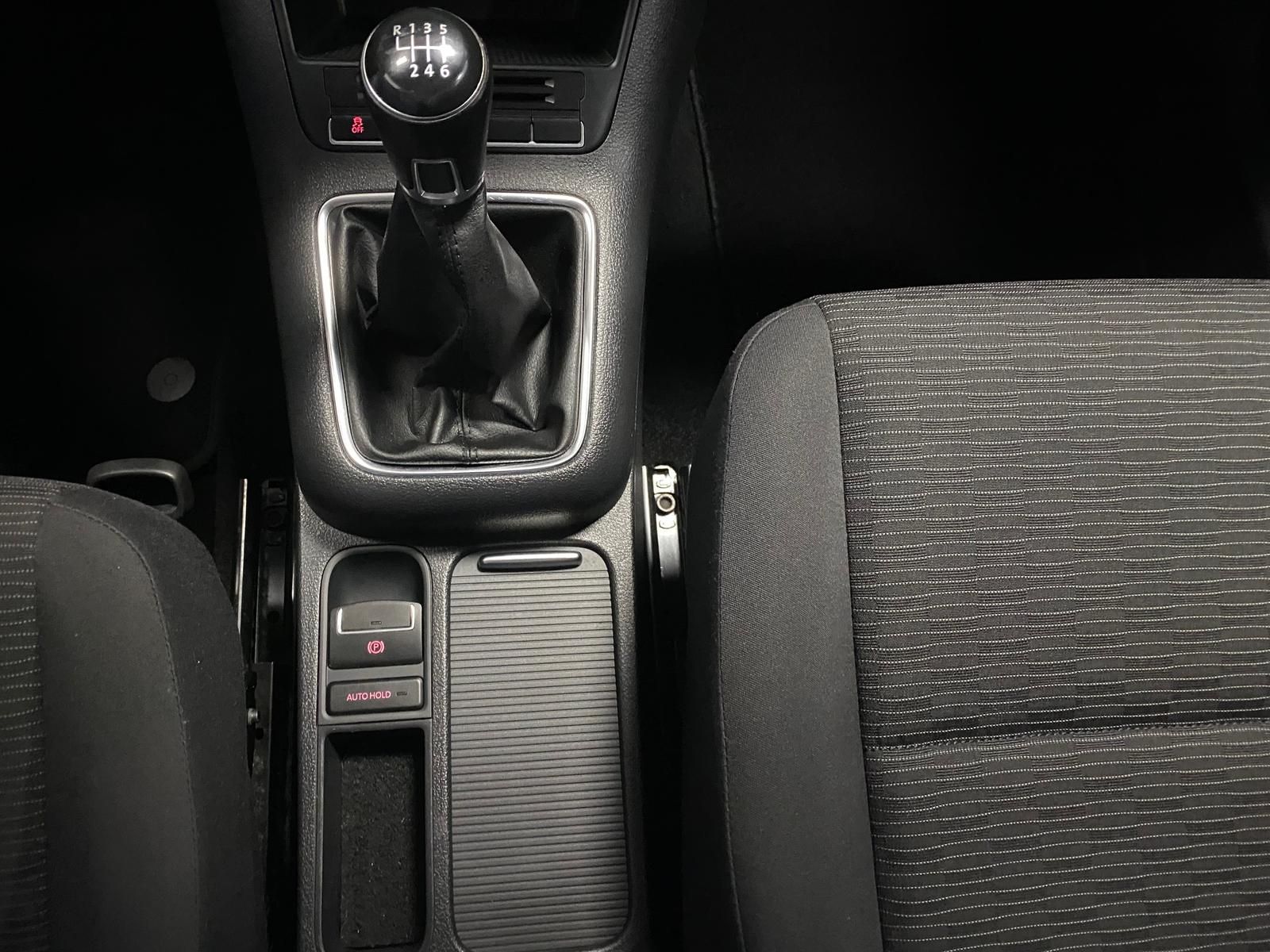 Fahrzeugabbildung Volkswagen Tiguan 1.4 16V TSI 1390 ccm Trend & Fun+AHK+ALU+