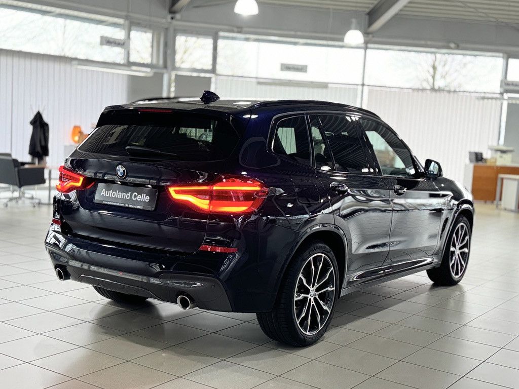 Fahrzeugabbildung BMW X3 xD30d M Sport Panorama Kamera HUD DAB H/K 20"