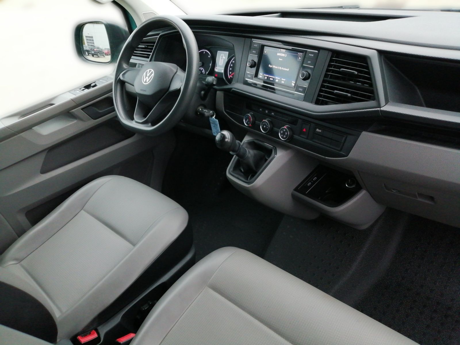 Volkswagen T6 Transporter - Bild 9