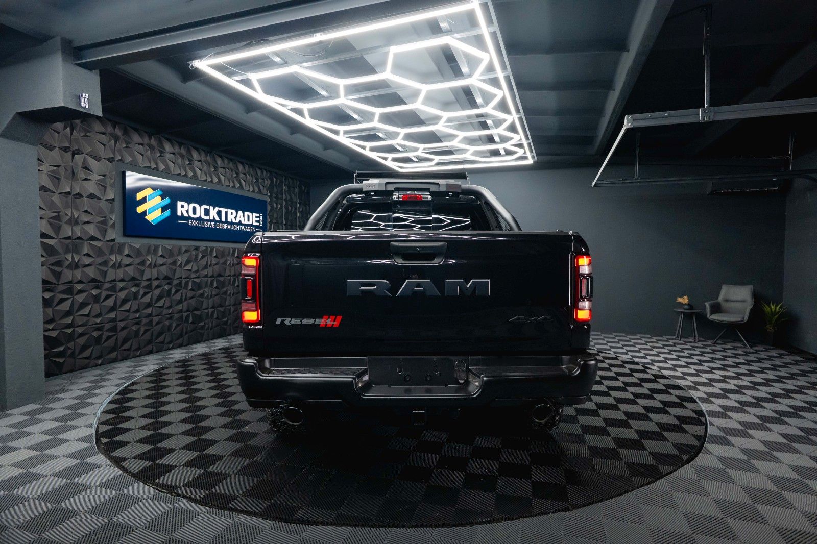 Fahrzeugabbildung Dodge RAM 5.7 V8 HEMI 4x4 REBEL OFFROAD Night AxleLock