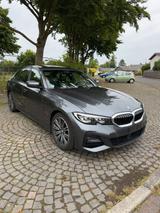 BMW 330i G20 M-Paket Scheckheft 1 Vorbesit... - BMW 330 mit Benzin-Antrieb: Limousine, M 330i Paket