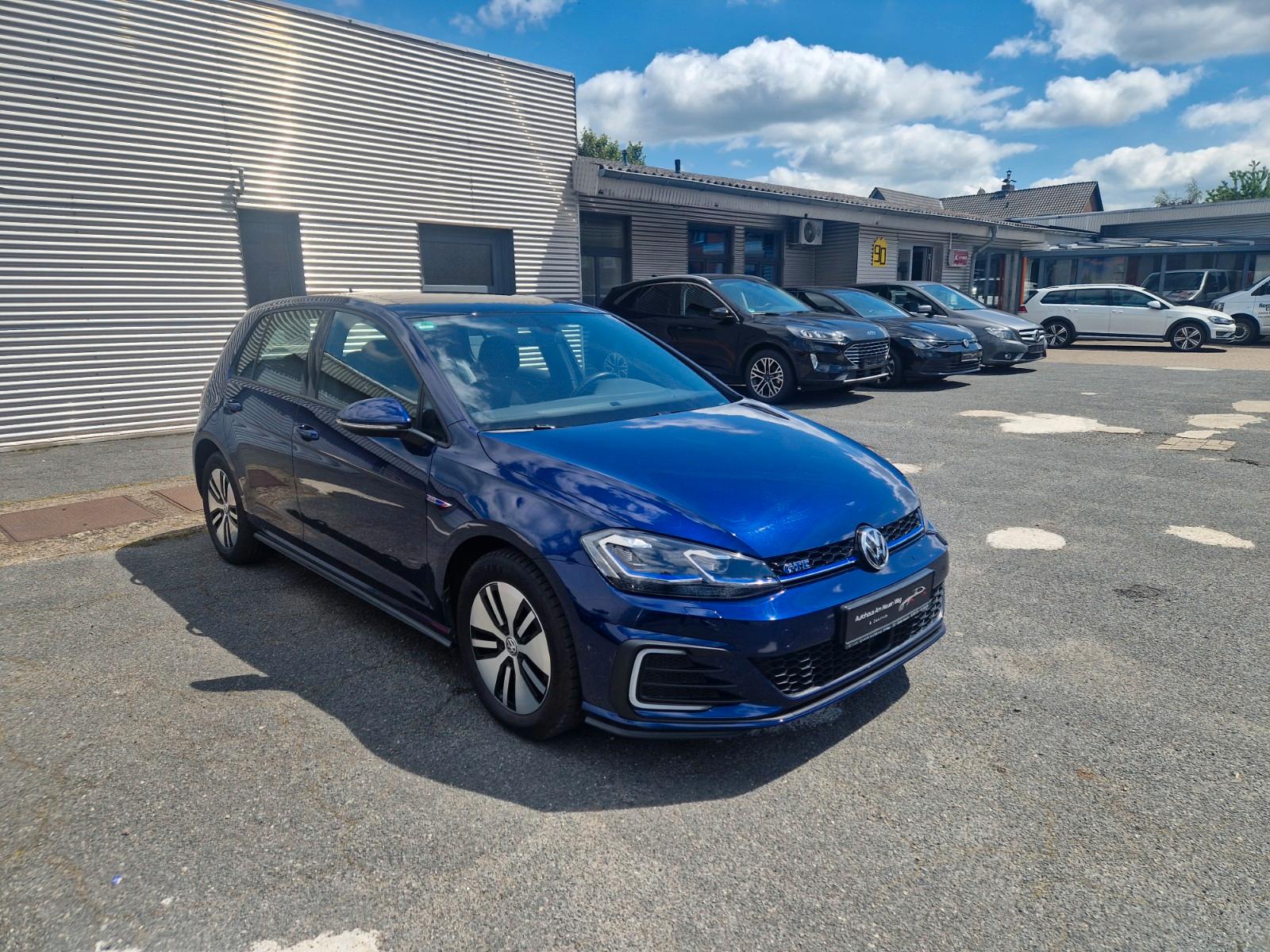 Volkswagen Golf VII Lim. GTE Schiebedach Navi Klima Sitzhzg