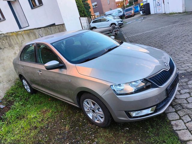 Skoda Rapid 1,2L 4Zylinder mit wenig Km