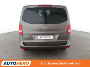 Mercedes V 220 - 5