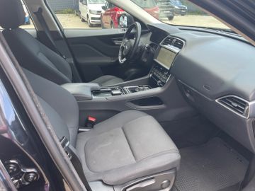 Jaguar F-Pace - 10