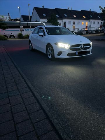 Mercedes-Benz Mercedes A200d-8G Service und Tüv neu