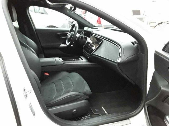 Fahrzeugabbildung Mercedes-Benz E 220 d AMG AHK+DISTR+MEMORY+DIGITAL+360°