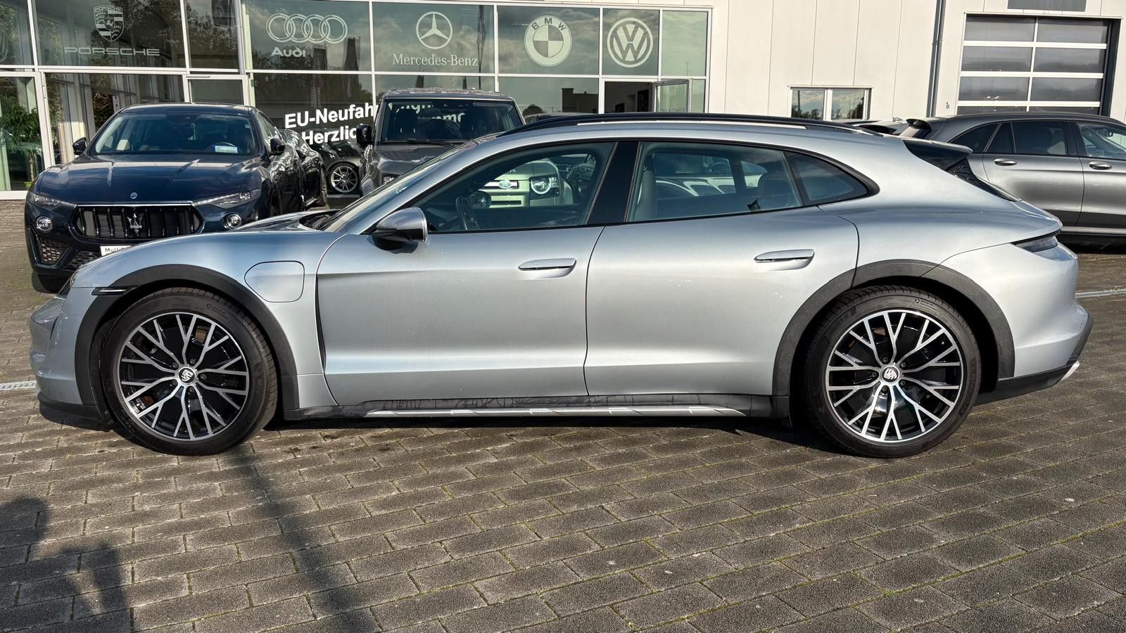 Fahrzeugabbildung Porsche Taycan Cross Turismo 4/Innodrive/HUD/Top!