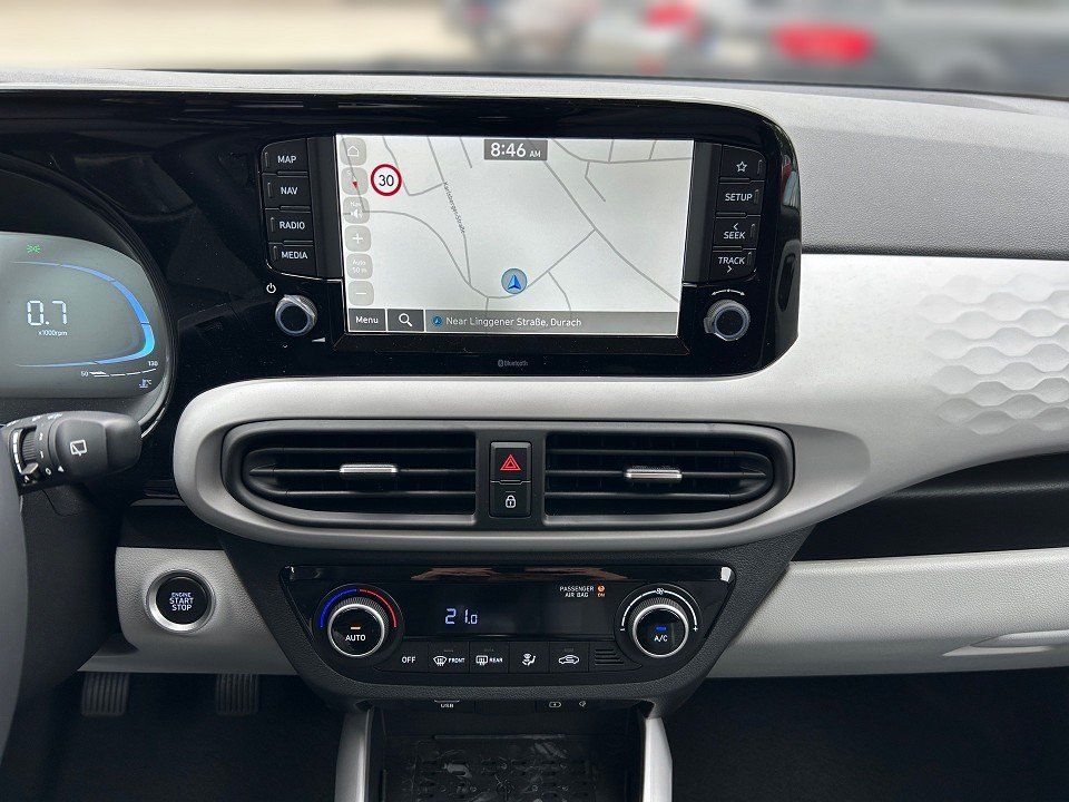 Fahrzeugabbildung Hyundai i10 1.2 PRIME KLIMAAT+NAV+SHZ+LHZ+CARPLAY+QI+KAM