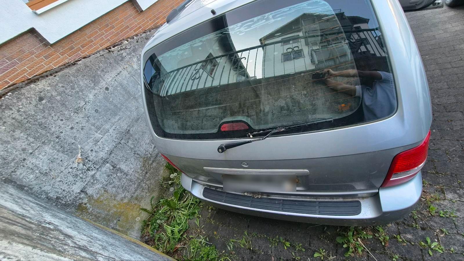 Kia Carnival 2004 — interior