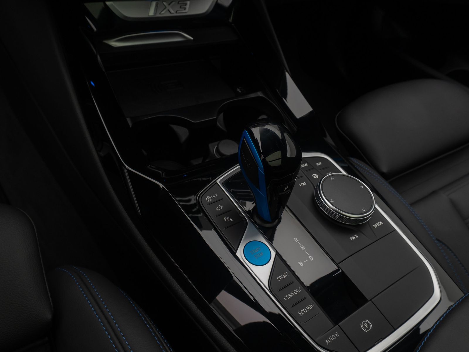 Fahrzeugabbildung BMW iX3 Impressive M Sport 360° HUD DAB Panorama 20"