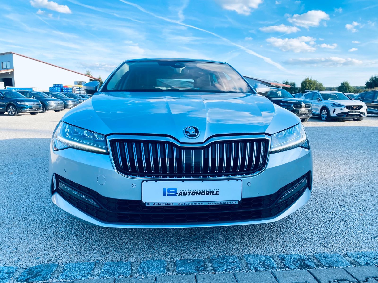 Skoda Superb Lim.Ambition,NAVI,LED,ACC,SHZ,PAD,RFK,PDC imagem 2