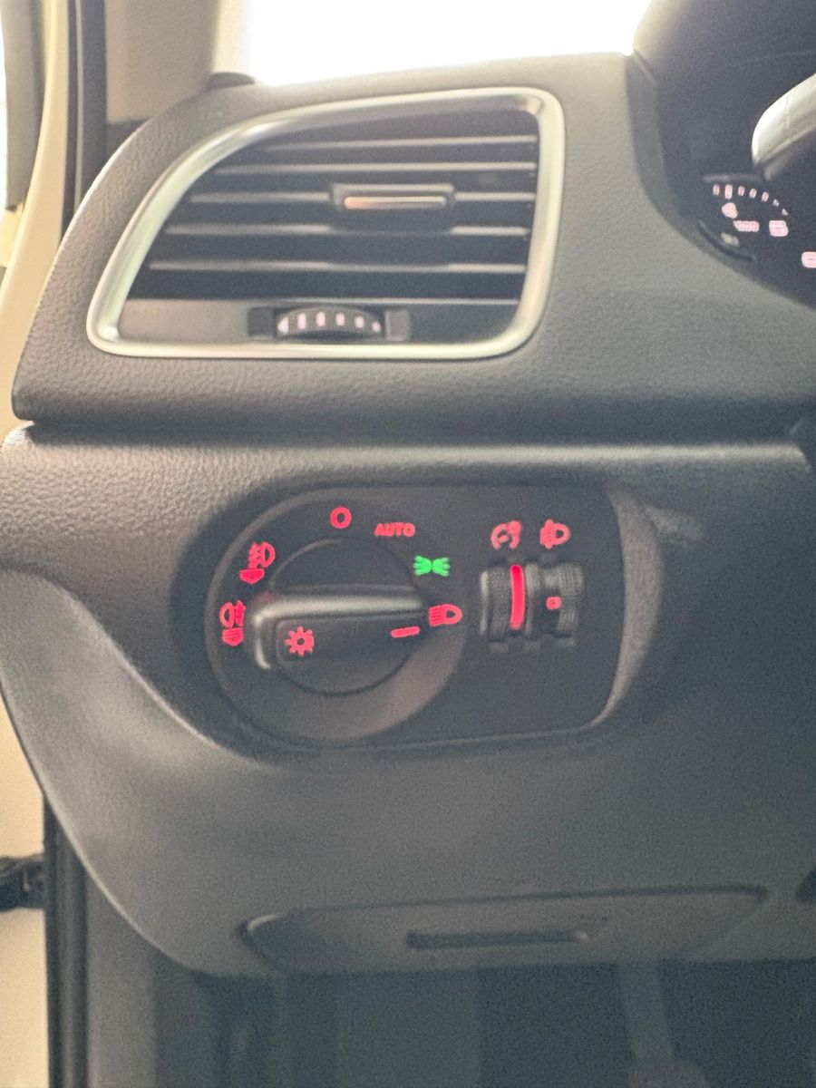 Fahrzeugabbildung Audi Q3 1.4 TFSI * PANORAMADACH*NAVI* 1.HAND *