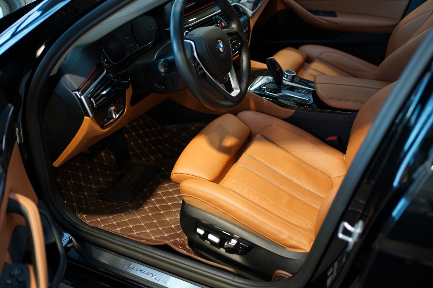 Fahrzeugabbildung BMW 520i Luxury Line +DrivingAssist.+Laserlicht+Head