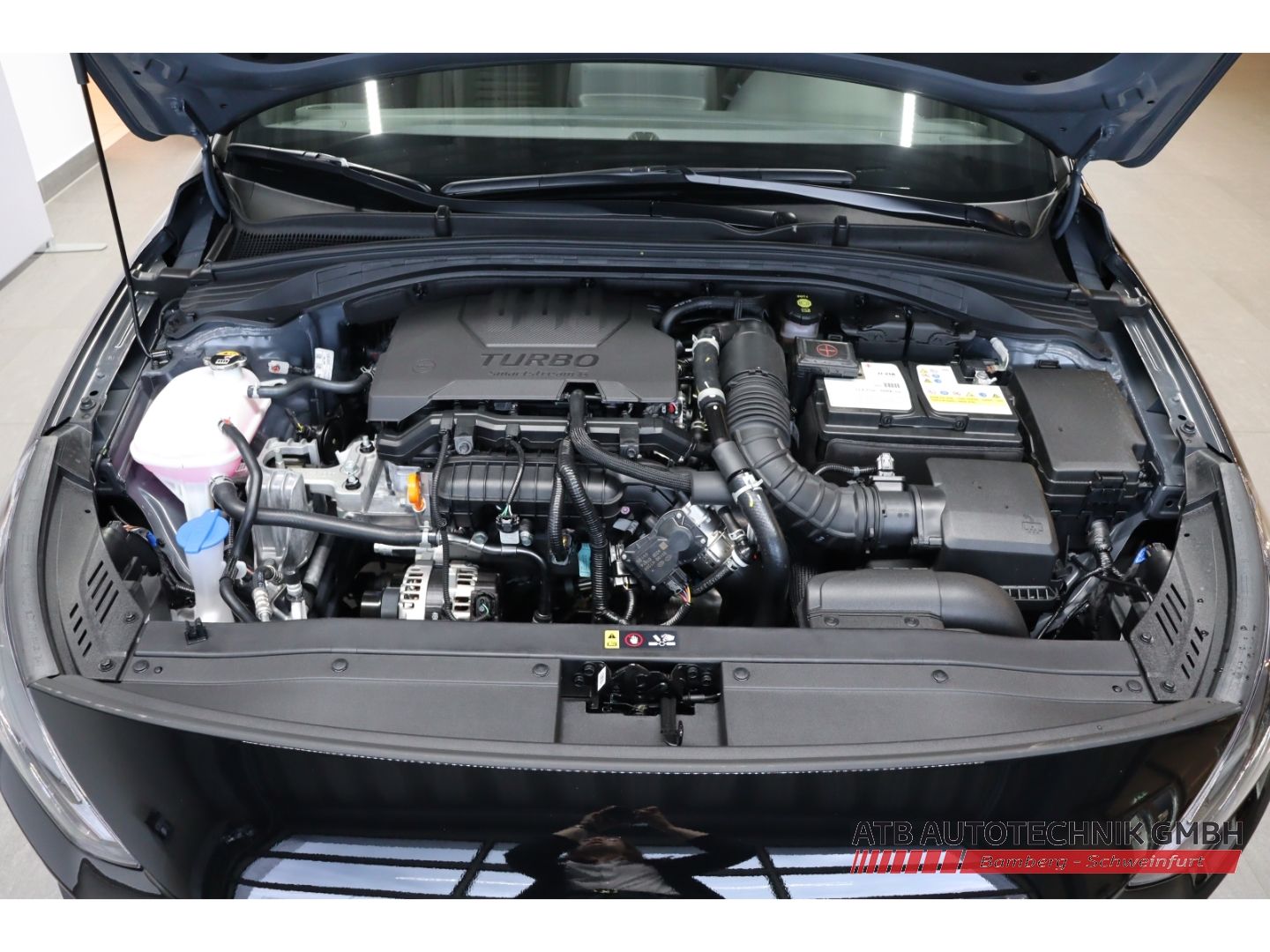 Fahrzeugabbildung Hyundai i30 Advantage 1.5 T-GDi 48V 140PS M/T Navi LED A