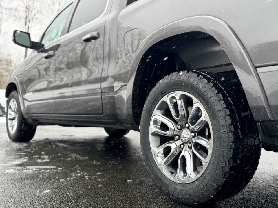 Fahrzeugabbildung Dodge RAM1500 CrewCab Laramie 5.7 HEMI 4x4 Panorama