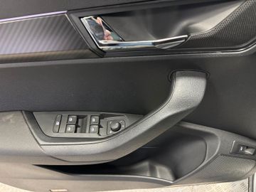 Fahrzeugverkauf 11 Skoda Karoq Sportline 1.5 AHK*Pano*19 Zoll*Matrix