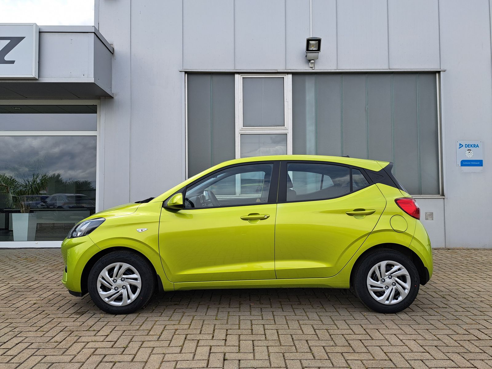 Fahrzeugabbildung Hyundai i10 1.0 MODELL 2025 NAVI WINTERPAKET KAMERA DAB