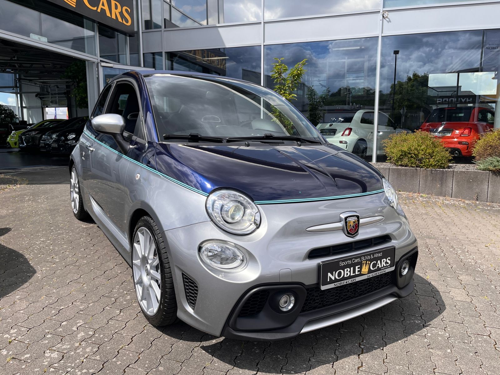 Fahrzeugabbildung Abarth 695C Rivale  Automatik XENON LEDER ALU