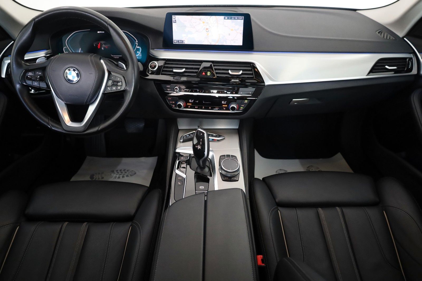 Fahrzeugabbildung BMW 530 e xDrive Luxury ,Leder,Navi,LED,Kamera,AHK e