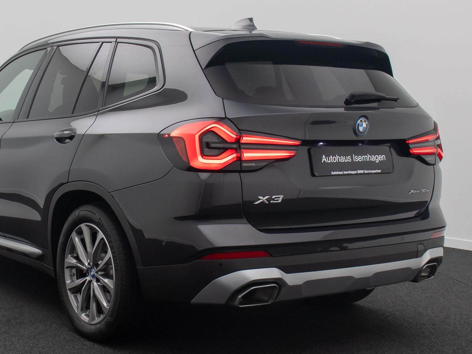 Fahrzeugabbildung BMW X3 xD30e Kamera AHK HUD DAB Sport Panoram 19Zoll