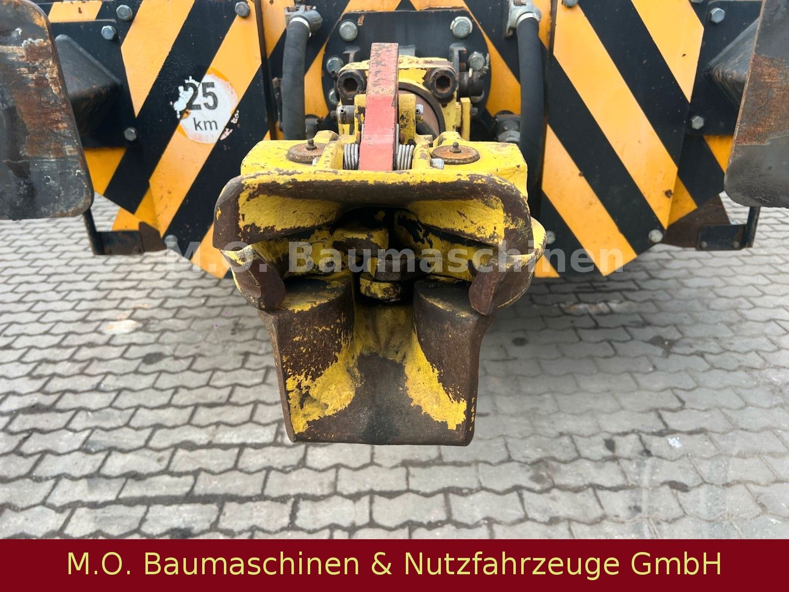 Fahrzeugabbildung JCB UCA Trac RB 18/Zweiwegefahrzeug/Lokomotive