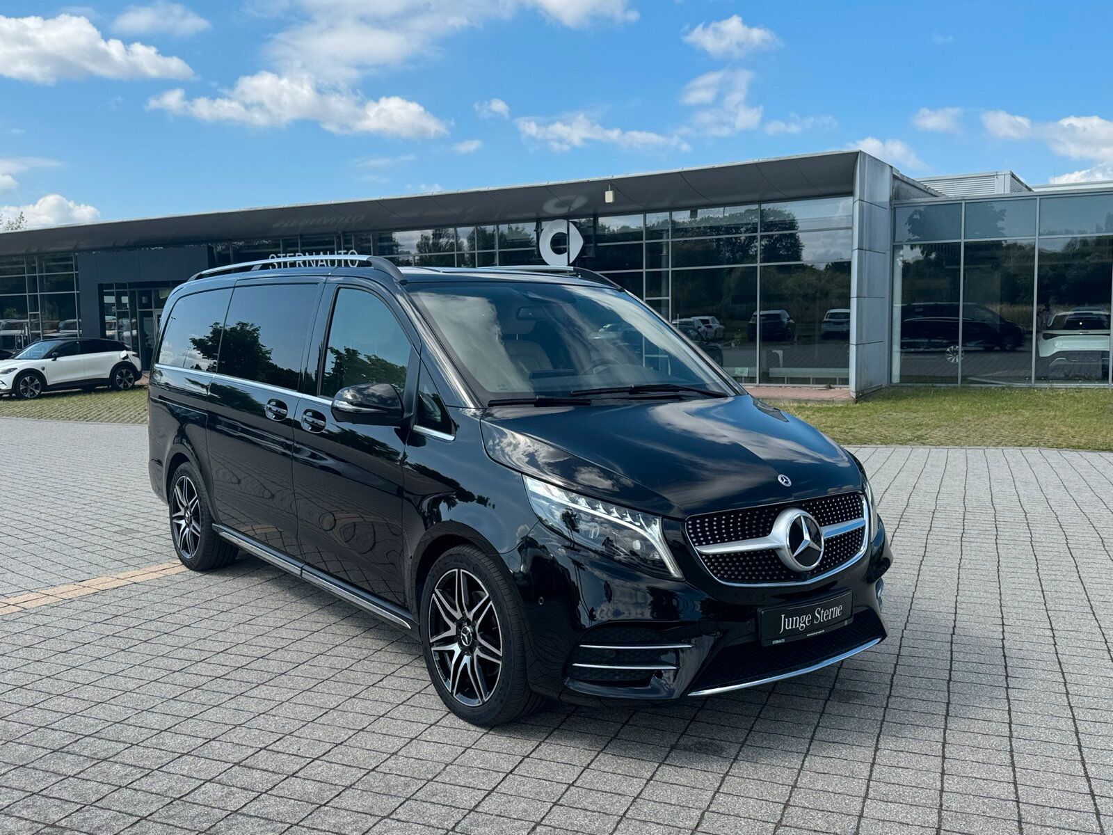 Mercedes-Benz V 300 d AVANTGARDE EDITION Lang AMG LED AHK Stan imagem 3