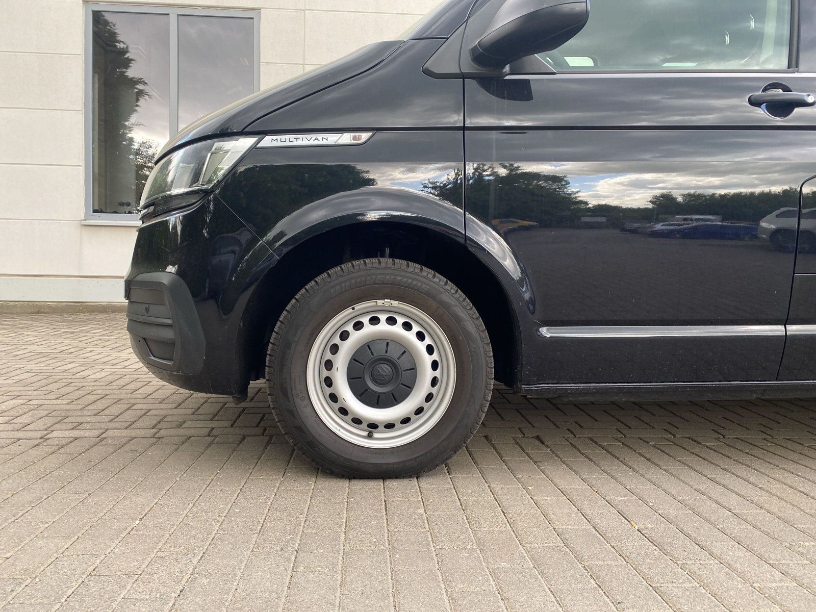 Fahrzeugabbildung Volkswagen T6 Multivan T6.1 2.0 TDI Trendline AHK