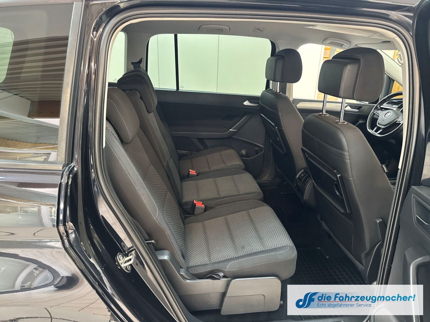 Fahrzeugabbildung Volkswagen Touran Comfortline 2,0TDi Navi Dyn. Kurvenlicht