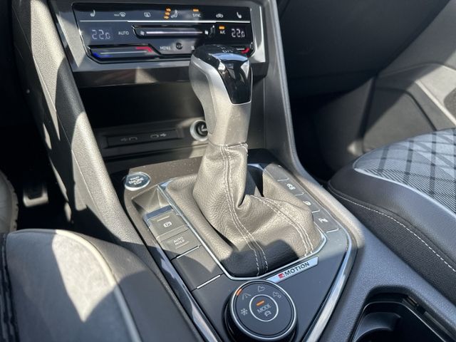 Tiguan 2.0 TDI DSG R-LINE ALLRAD STNDHZ+PANO+AHK