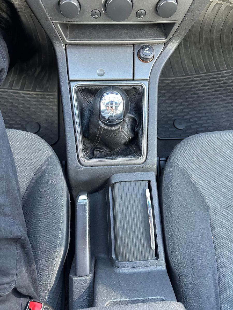 Opel Vectra 2004 — photo 19