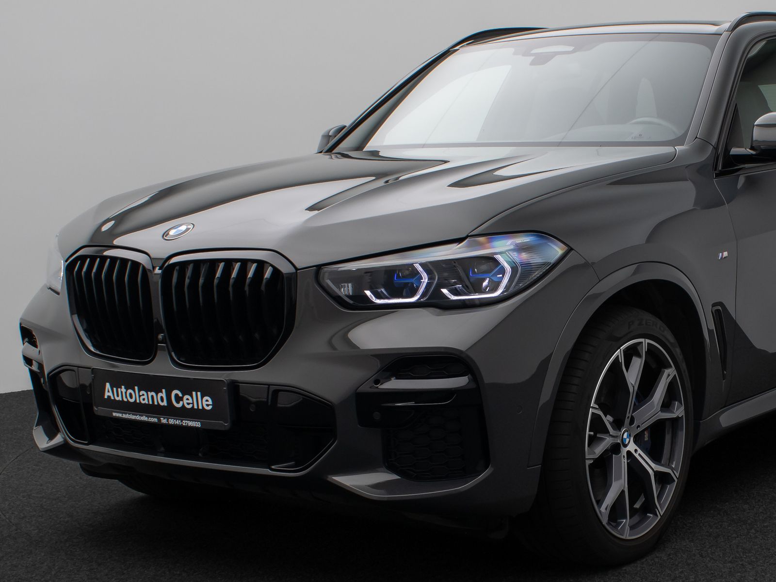 Fahrzeugabbildung BMW X5 xD30d M Sport Panorama Laser 360°HUD DAB H/K