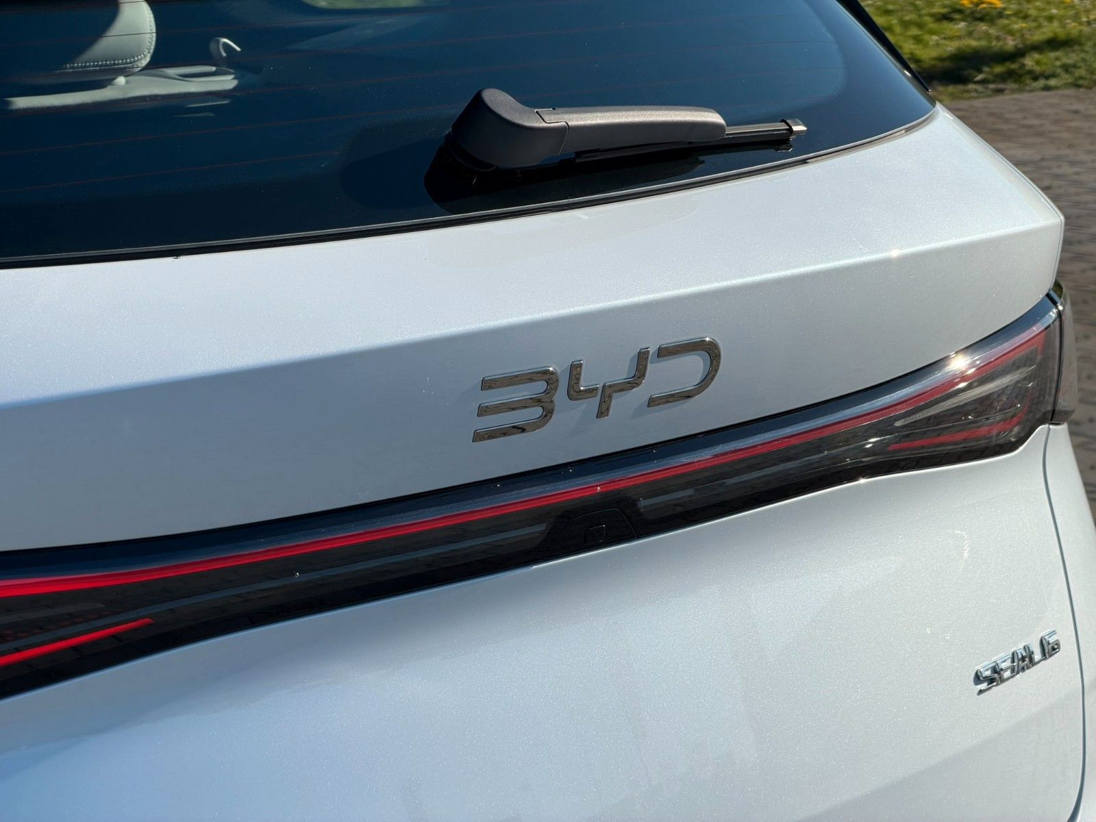 BYD SEAL 6