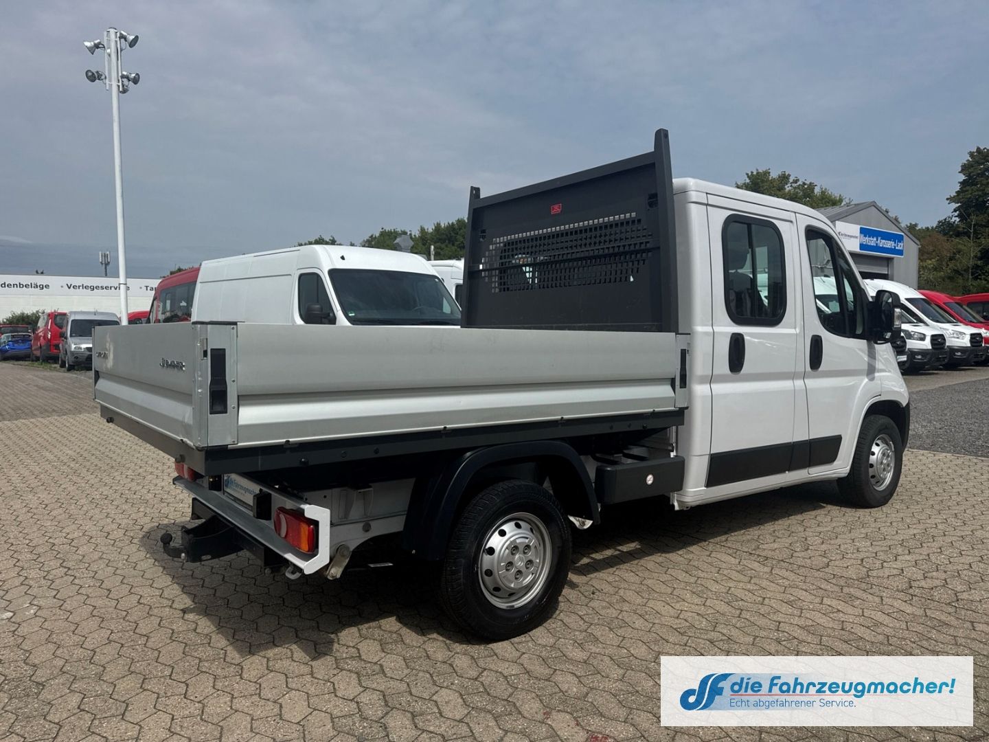 Fahrzeugabbildung Citroën Jumper Pritsche Doppelkabine DAB Spurhalteass. N