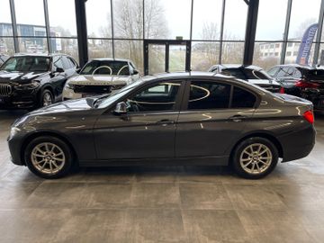 BMW 320d xDrive *NAVI*PDC*SZHZ*BI-XENON*