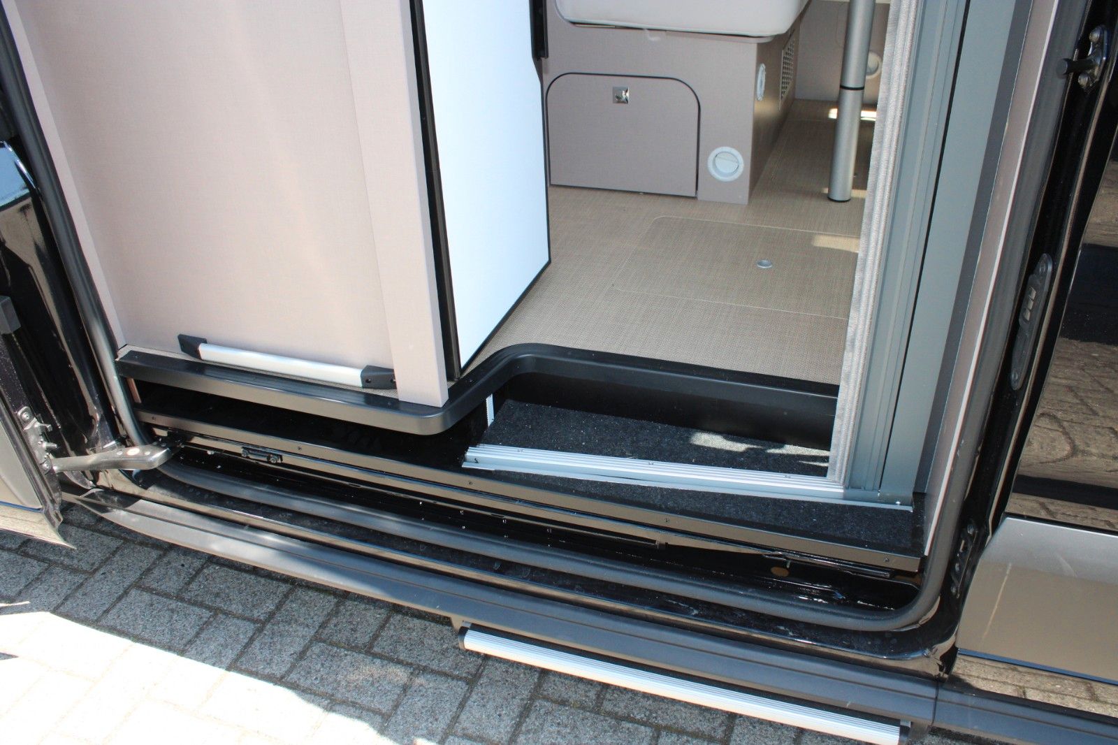 Fahrzeugabbildung Bürstner Ford SIGNEO Automatik + AHK SOFORT LIEFERBAR