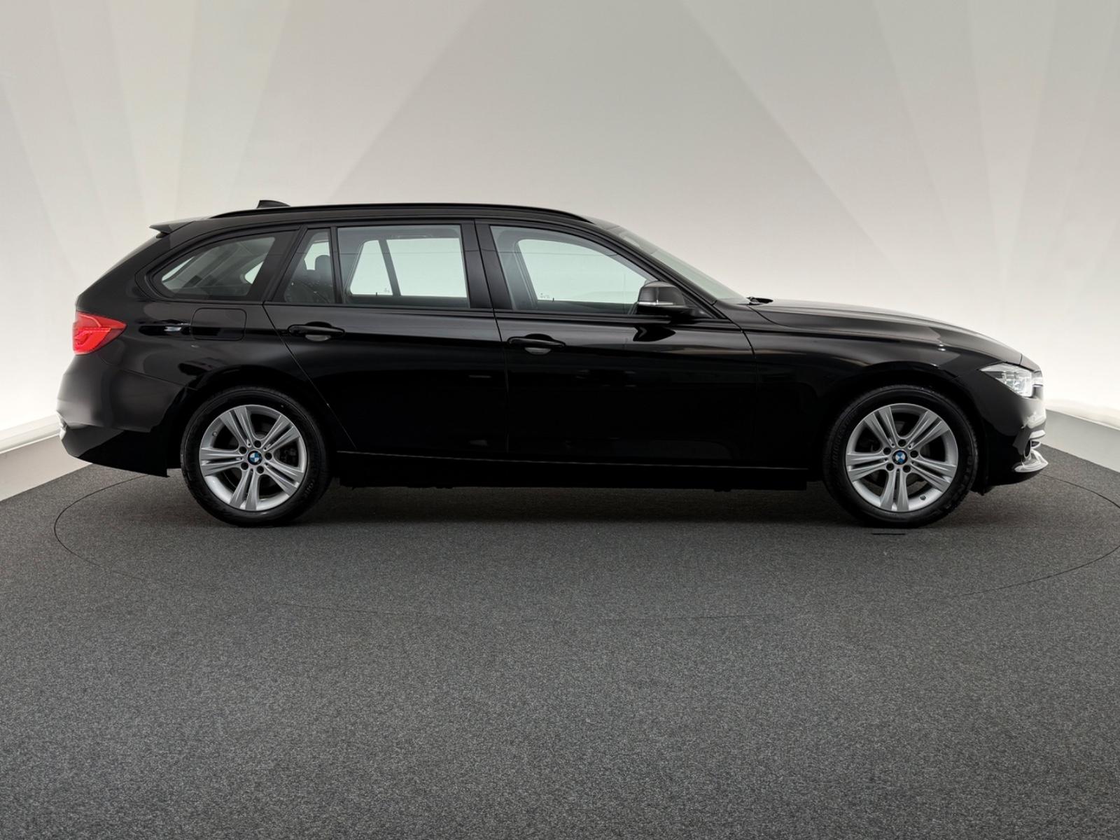 BMW 318d Touring*SPORT LINE*LED-PDC-SHZ-TEMP-CD-NAVI