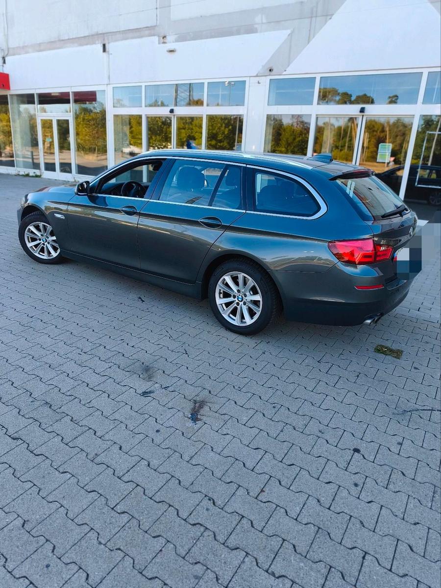 BMW 520 2011 — engine 184 HP (135kW)