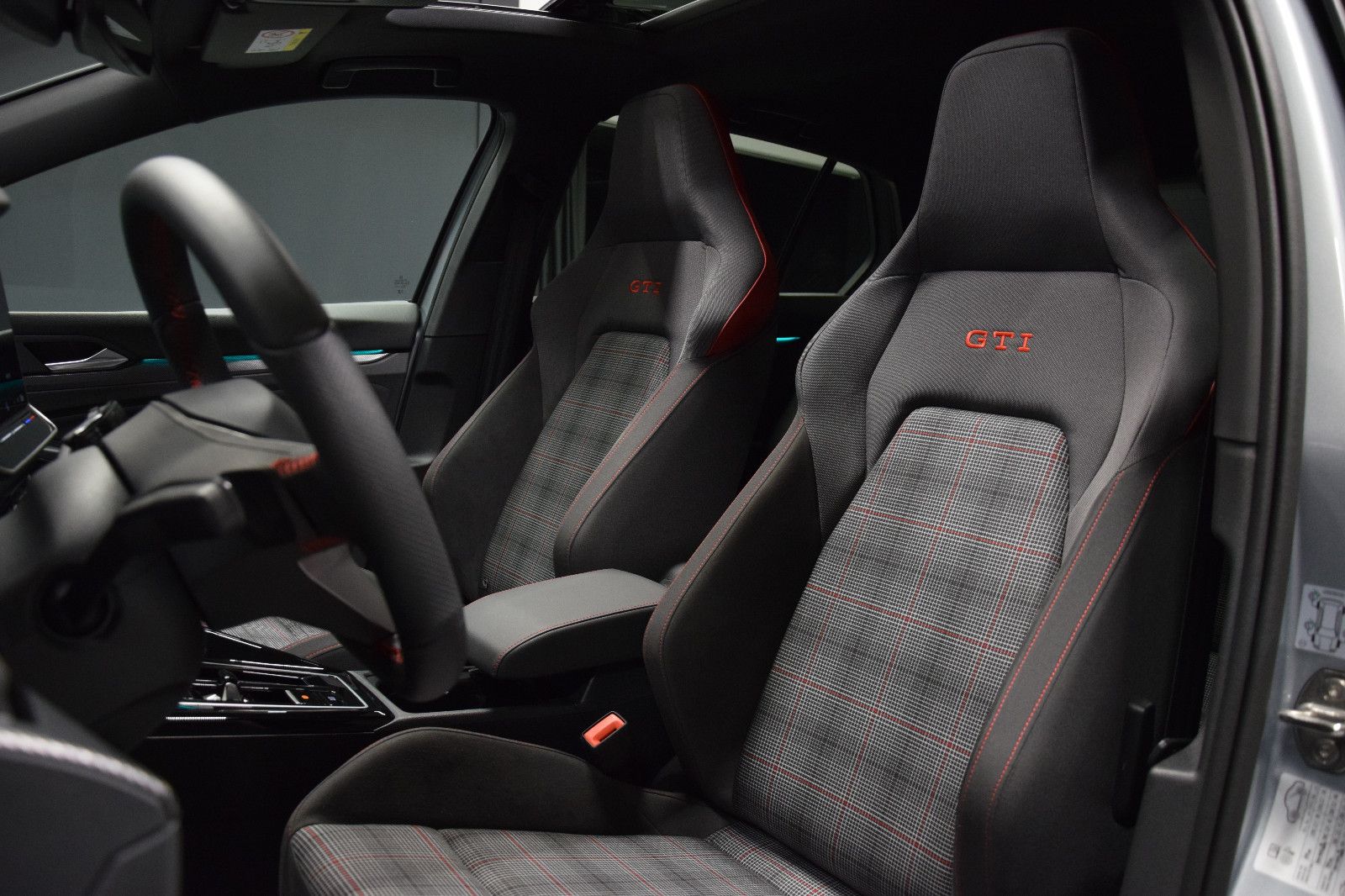 Fahrzeugabbildung Volkswagen Golf 2.0 TSI GTI Panorama DCC H&k ACC Kamera