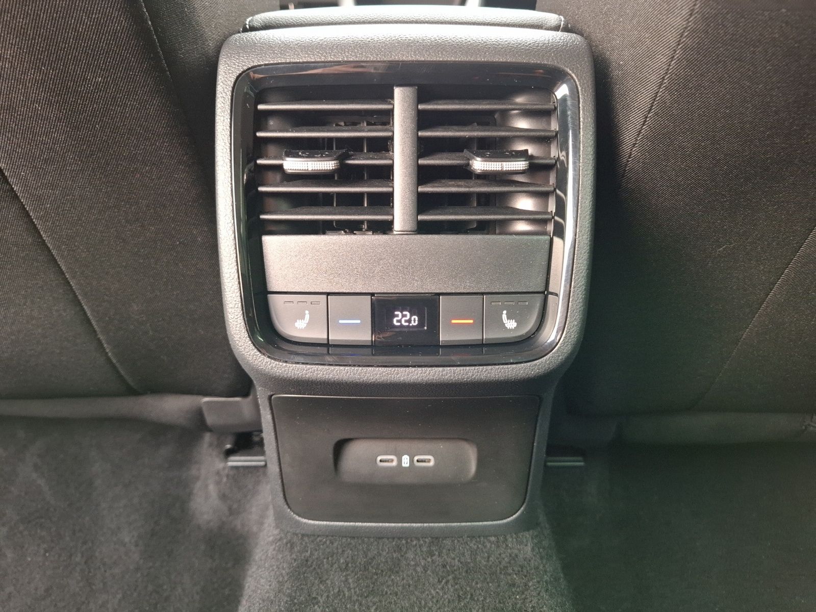 Fahrzeugabbildung SKODA Octavia Combi TDI Selection DSG  LED RFK GRA SH
