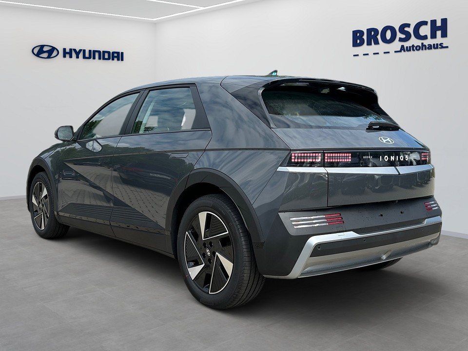 Fahrzeugabbildung Hyundai IONIQ 5 63kWh DYNAMIQ 440KM-REICHWEITE SHZ+NAVI+