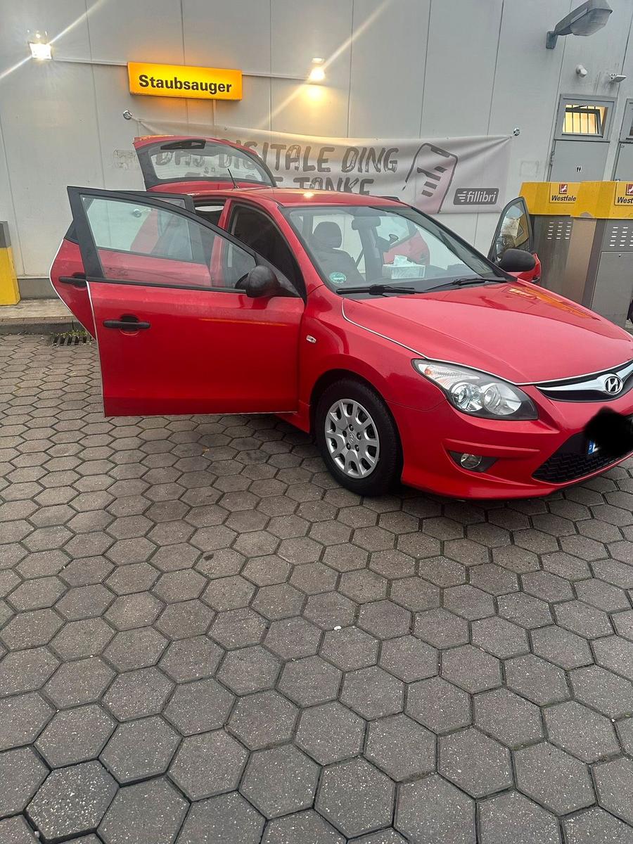 Hyundai i30 2010 — photo 10